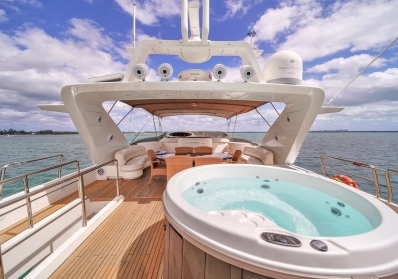 The Anatomy of a Perfect Miami Yacht Party: Catering, DJ, and Decor Done Right blog image